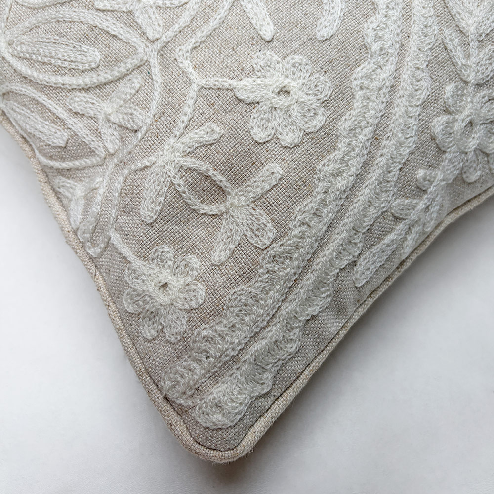    FLORAL CREAM, SQUARE