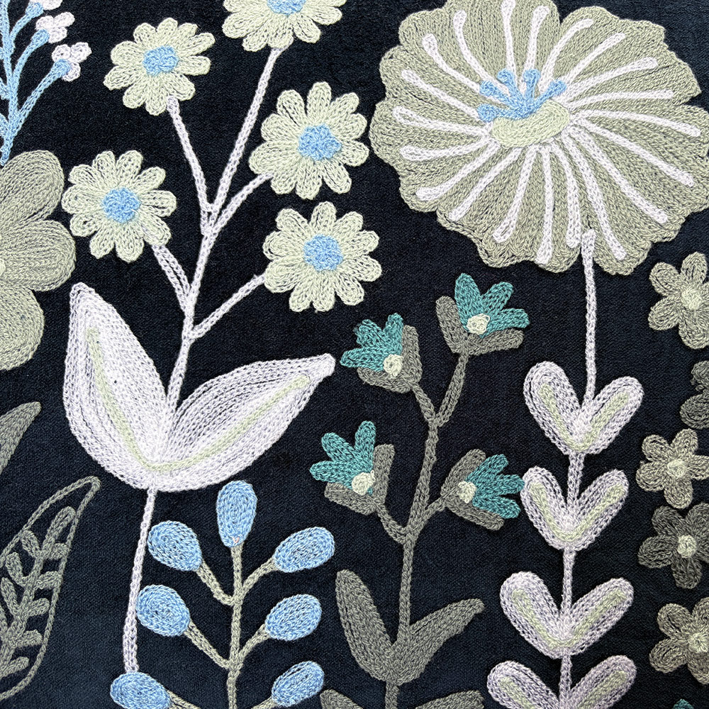    WHITE FLORAL CUSHION