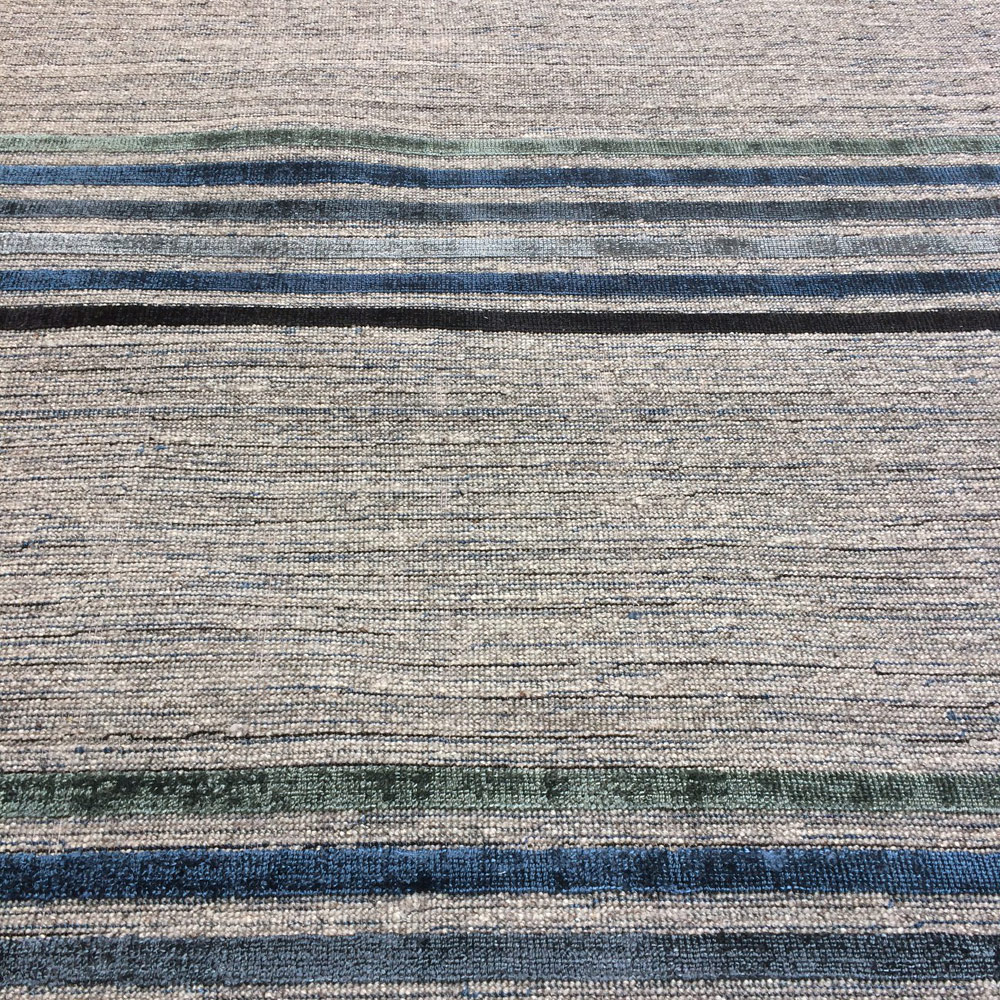    VICTOR RUG