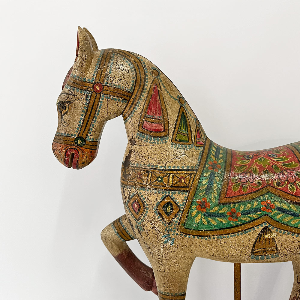 HORSE ON POST, WHITE