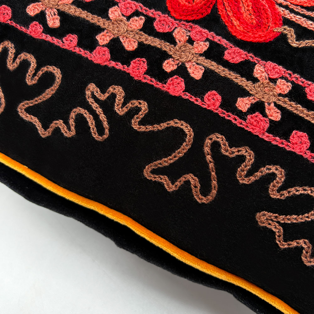 SUNFLOWER CUSHION, BLACK