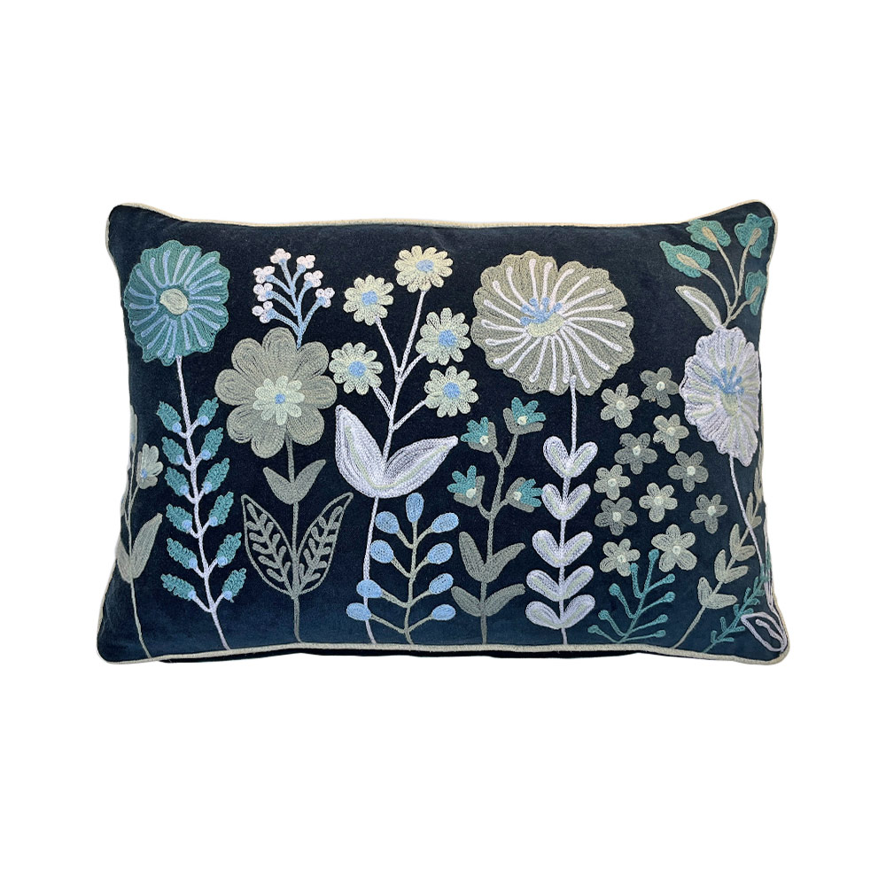 WHITE FLORAL CUSHION