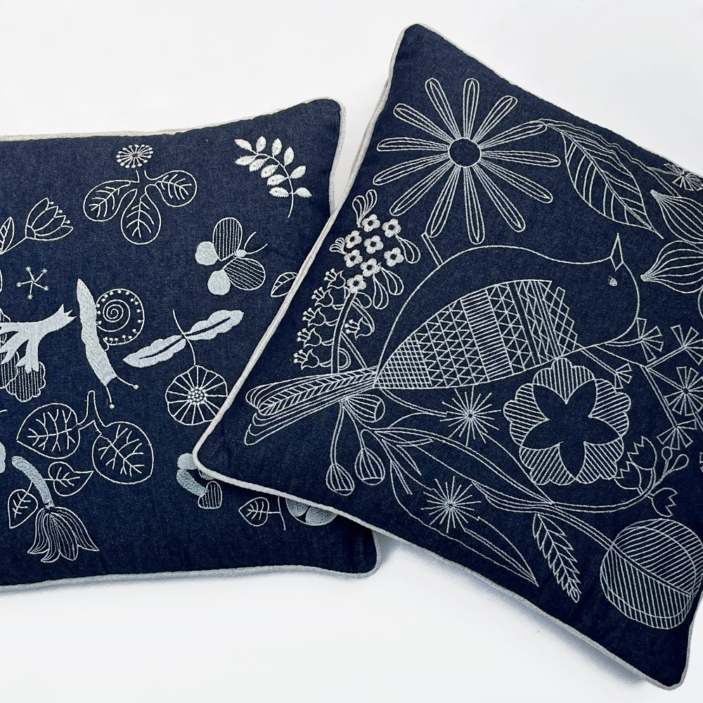 BIRD CUSHION, SQUARE