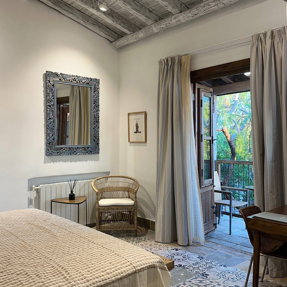 LOTUS MIRROR, GOLD    LOTUS MIRROR, GOLD