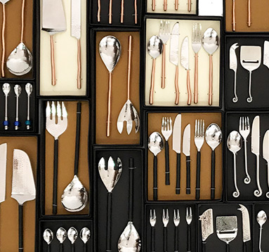 CUTLERY & PLATES