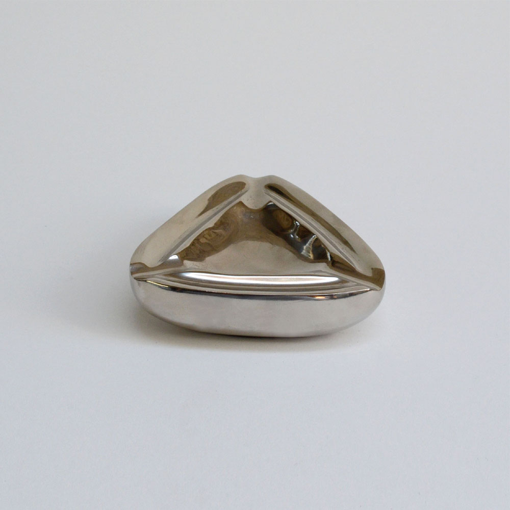 TRIANGULAR ASHTRAY