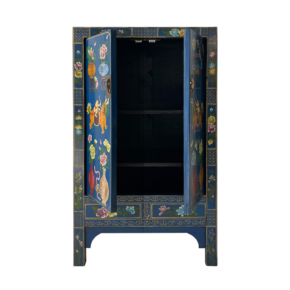 VASE CHINA CABINET