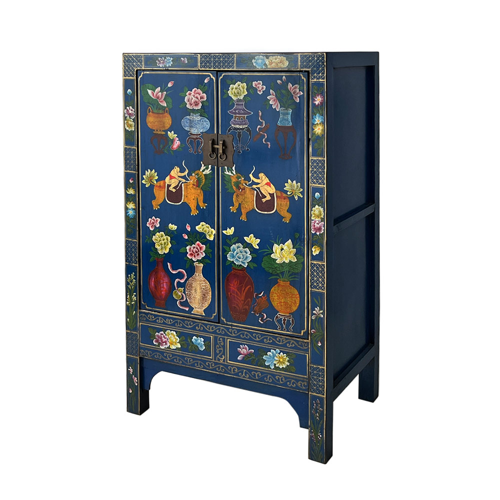 VASE CHINA CABINET
